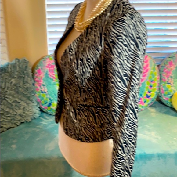 NEW H&M zebra jacket with stretchy solid black sleeve inset - Picture 7 of 14
